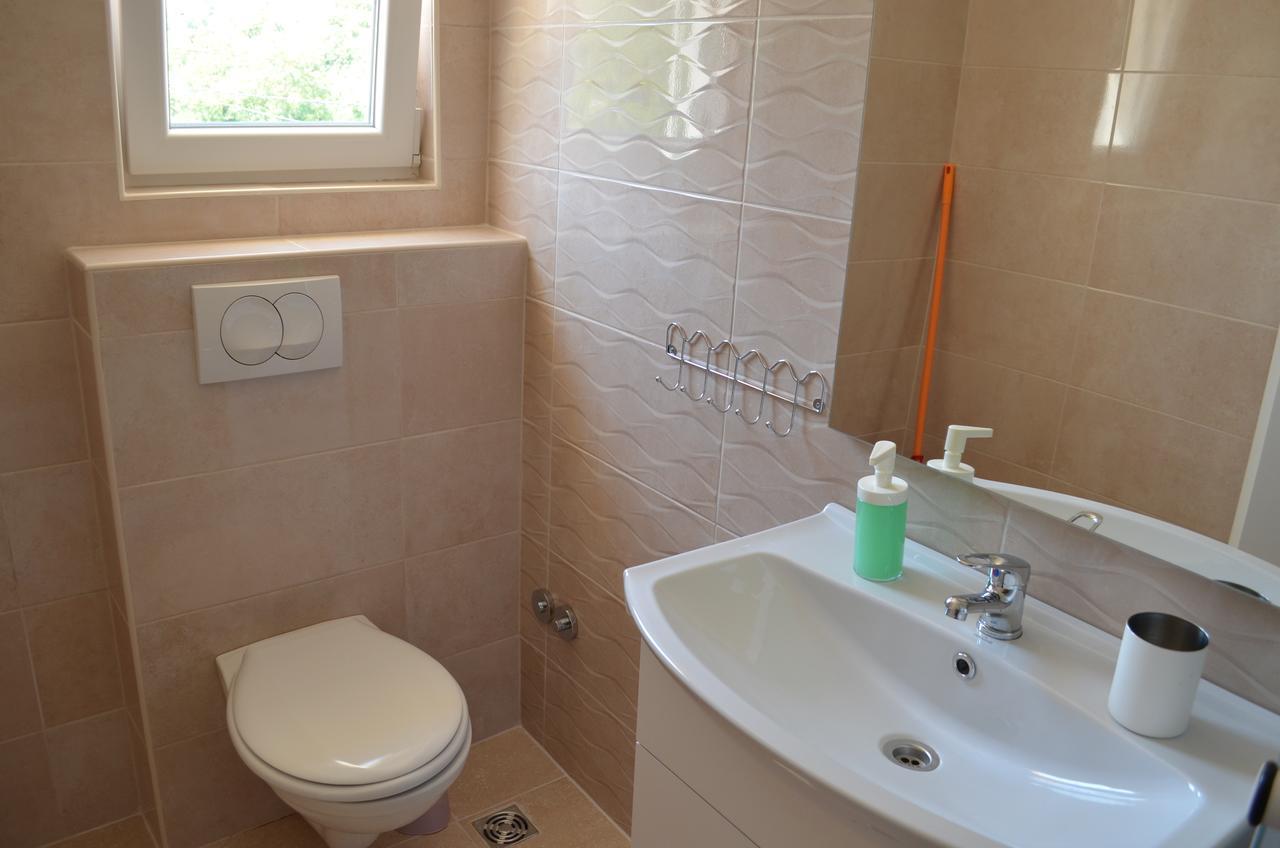 Apartments Petar Draga Bašćanska Екстериор снимка
